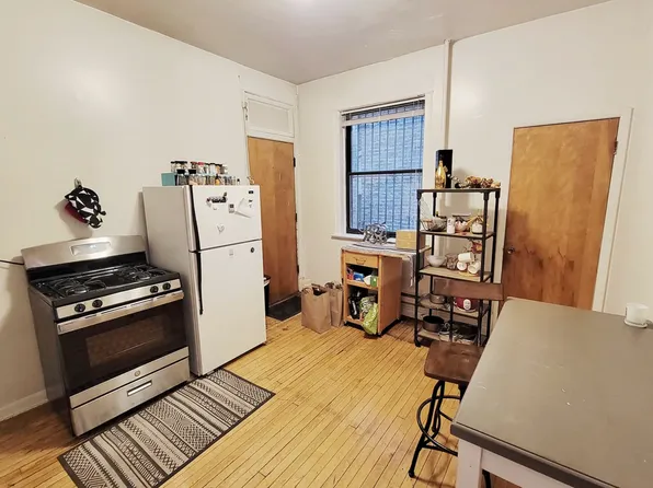 915 W Waveland Ave, Chicago, IL