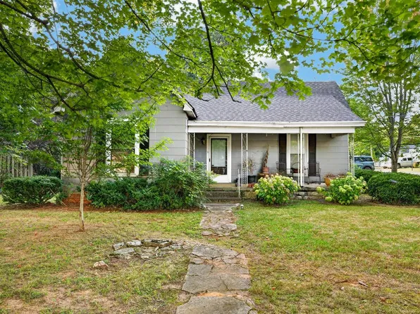 1407 Smallhouse Rd, Bowling Green, KY 42104