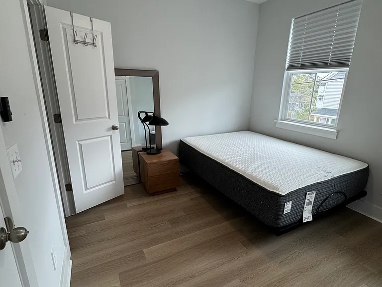 2044 Arbutus Ave — Photo 10