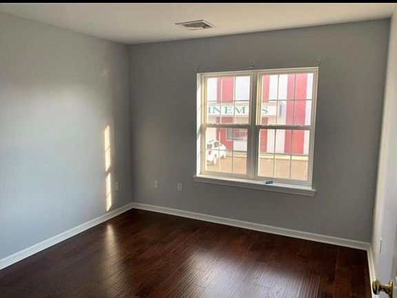 5th image of 19 Isaacs St APT 205
