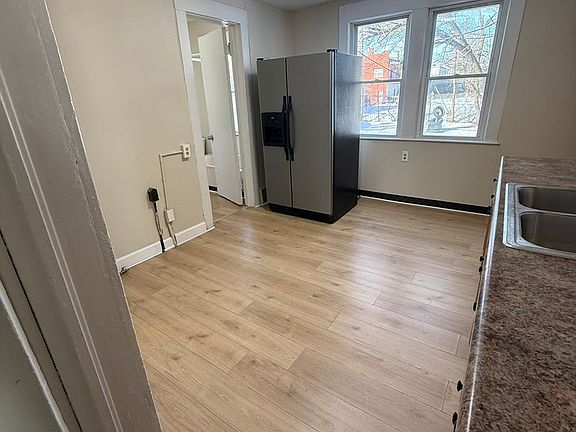 4th image of 13113 Benwood Ave