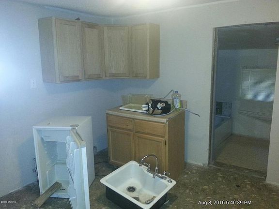 3rd image of 165 Felton Ave