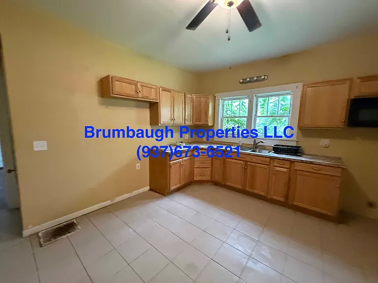 1027 Park Ave — Photo 32