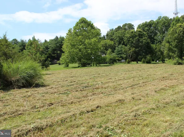 13125 Charles St, Charlotte Hall, MD 20622