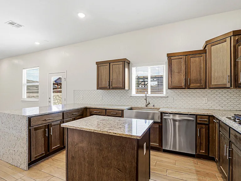 649 La Entrada Cir — Photo 10
