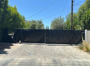 22940 Hatteras St, Woodland Hills, CA 91367