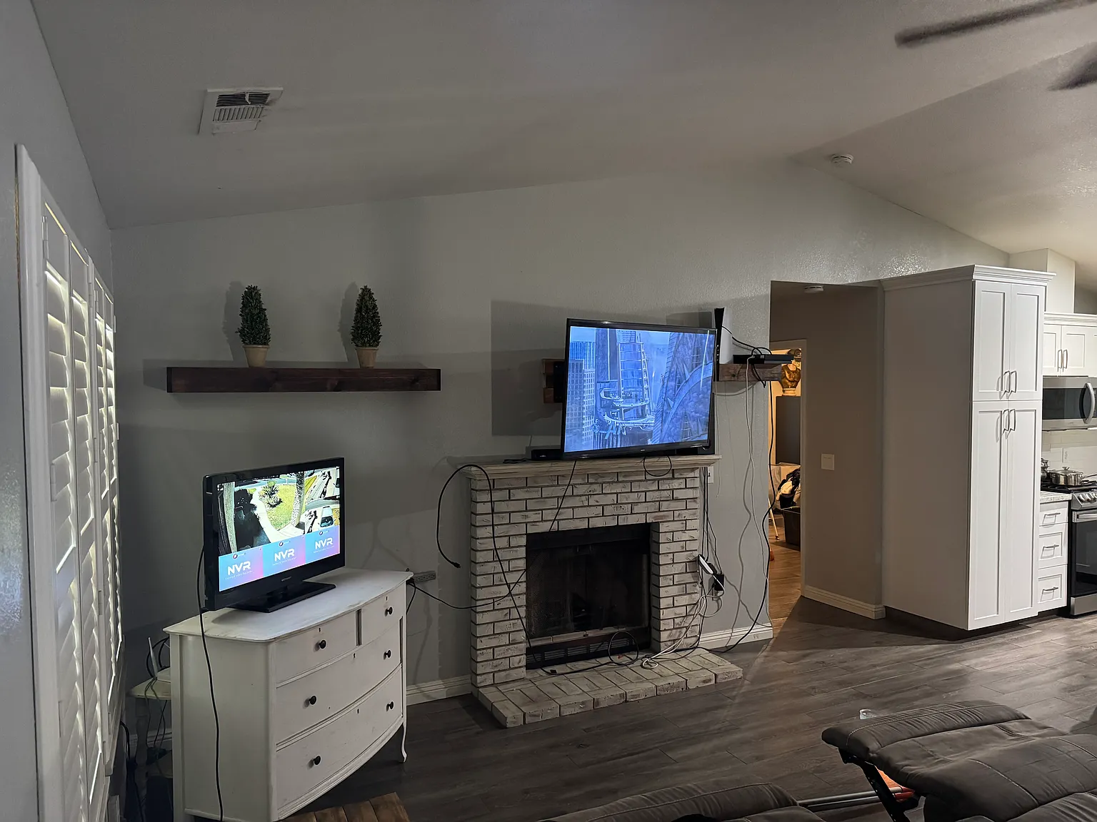 3 bed, 1440 sqft, $2,500 — Photo 3