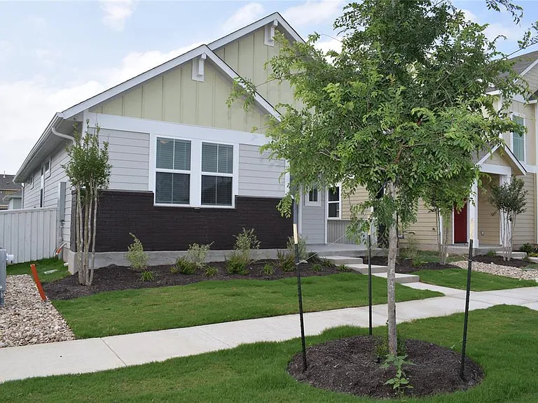 117 Keltic Dr — Photo 2