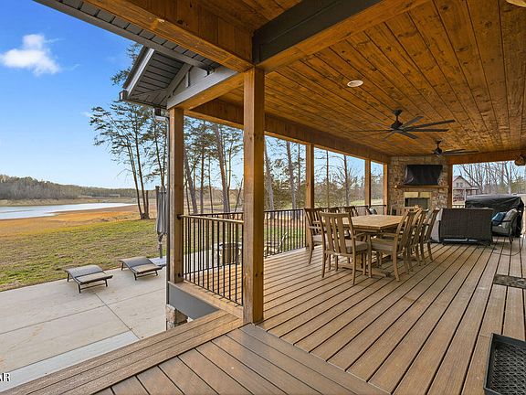 14th image of this home