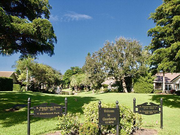 4th image of 2855 N Clearbrook Cir