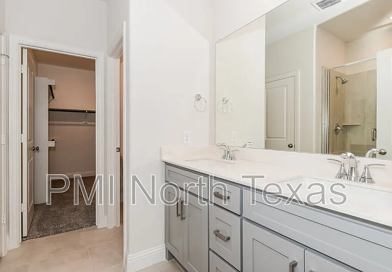 3112 Cordelia Dr — Photo 2