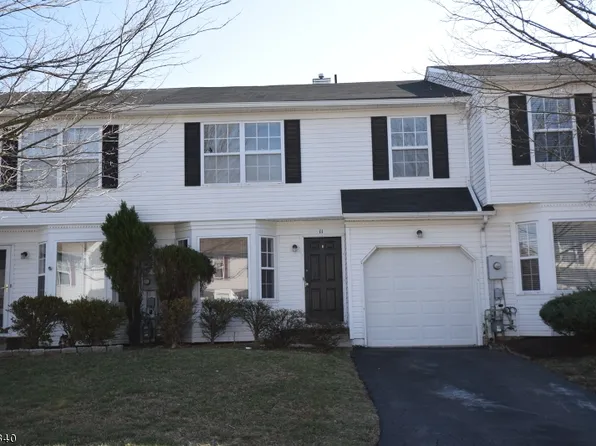 11 Birchwood Ct, Middlesex, NJ 08846