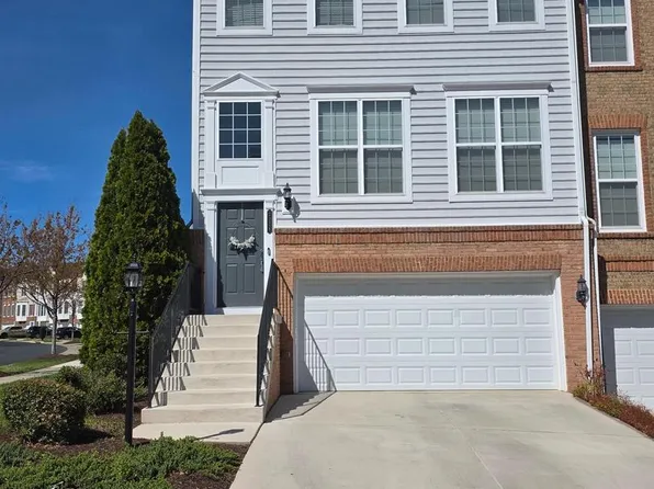 2228 Greywing St, Woodbridge, VA 22191