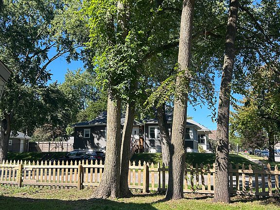 3rd image of 803 S 35th St