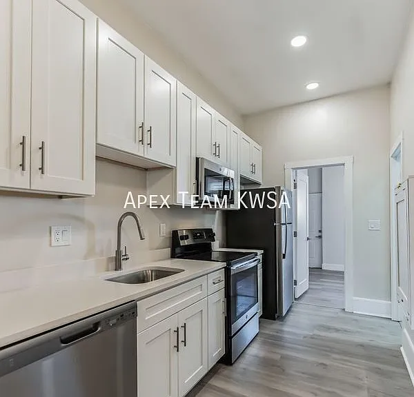51-75 E 5th St #55 — Photo 9