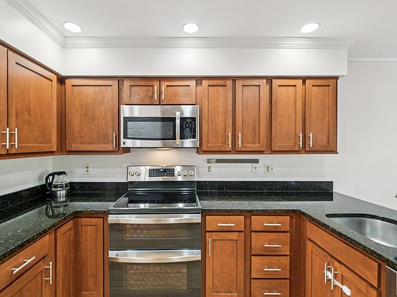 2nd image of 5990 Norham Dr