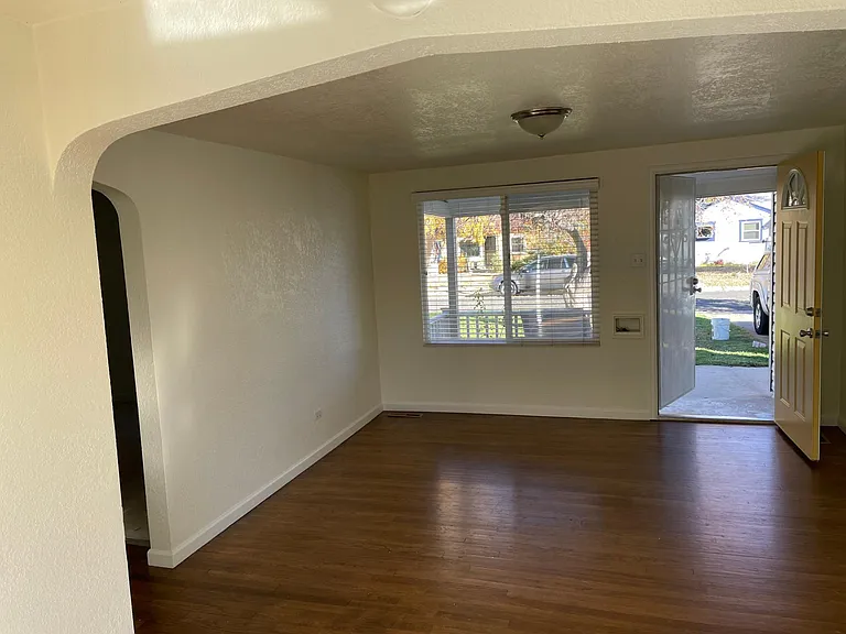 1245 Spruce St — Photo 6
