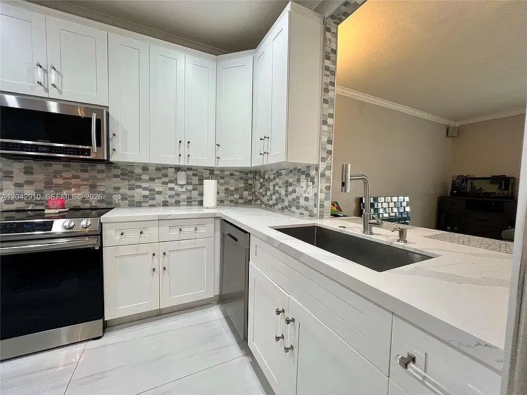 8917 NW 54th St — Photo 5
