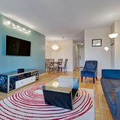 Rented by R New York | media 17