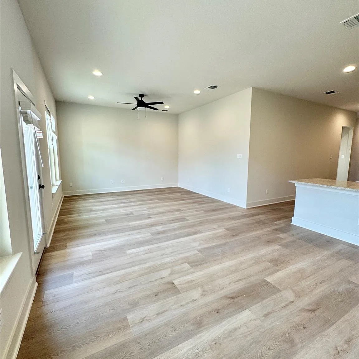 3 bed, 2.0 bath, 1536 sqft, $1,650 — Photo 4