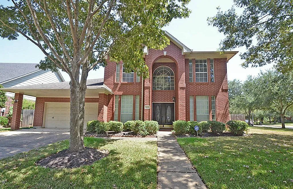 5 bed, 3.5 bath, 3464 sqft, $3,000 — Photo 1