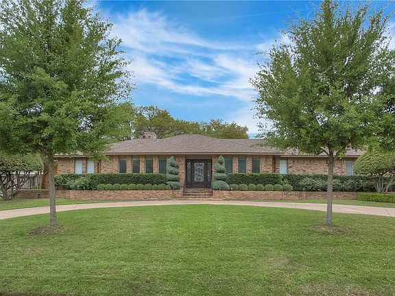 3rd image of 3958 Summercrest Dr