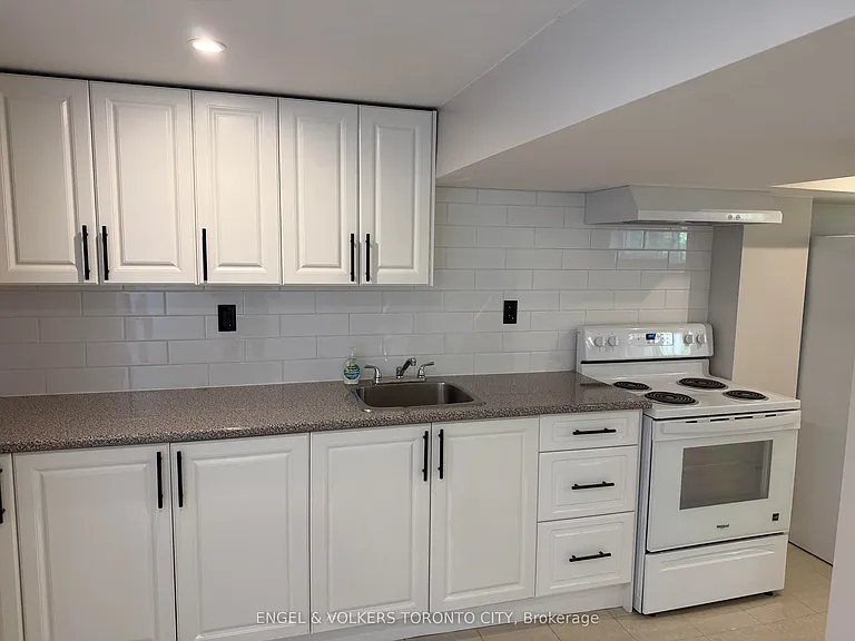 102 Crone Ct #B — Photo 8