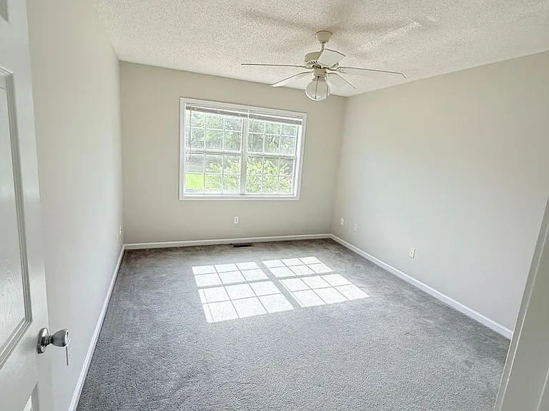 114 Baldwin Dr — Photo 16