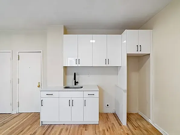 44 Malcolm X Boulevard image 1 of 6