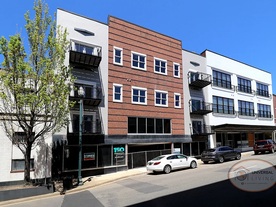 The Henry on Main