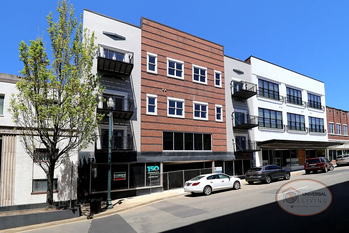 The Henry on Main - The Henry on Main