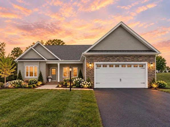 213 Tomasville Dr, Waynesboro, VA 22980