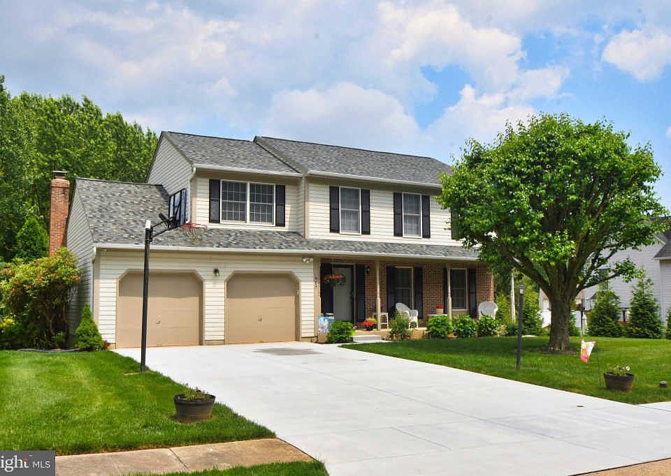 1st image of 907 Alexandria Ct