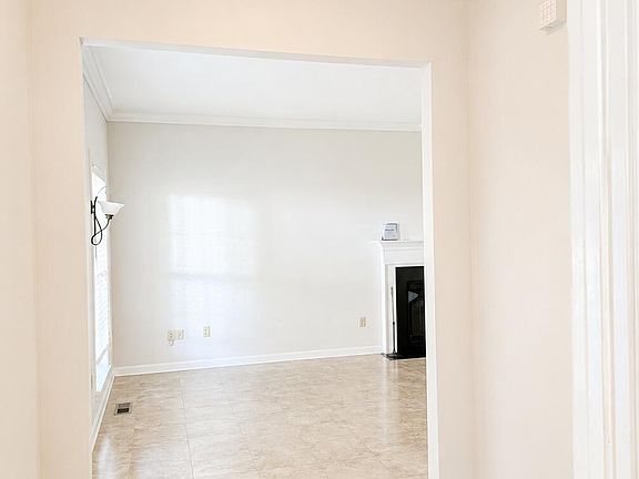 2nd image of 28 Baymeadows Dr