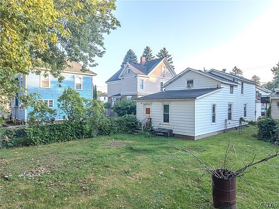 3rd image of 404 S 5th St