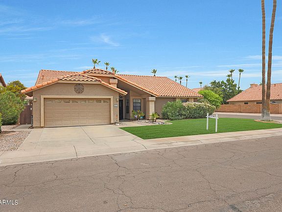 2nd image of 3248 E CEDARWOOD Lane
