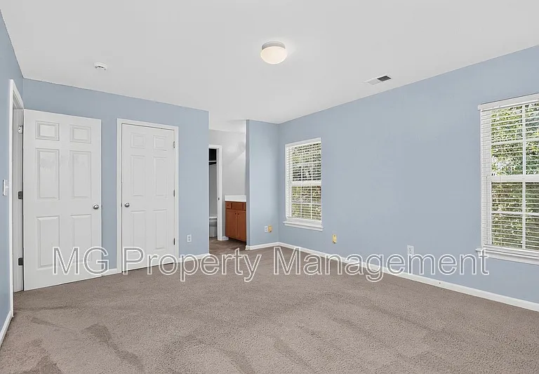 11909 Stratfield Place Cir — Photo 12