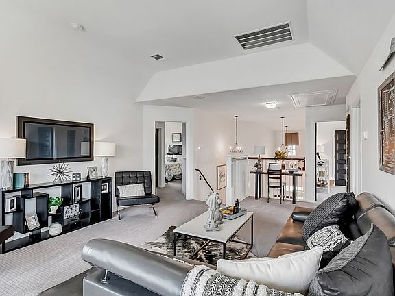 Versatile loft space