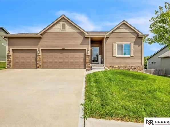 16642 Potter St, Bennington, NE 68007