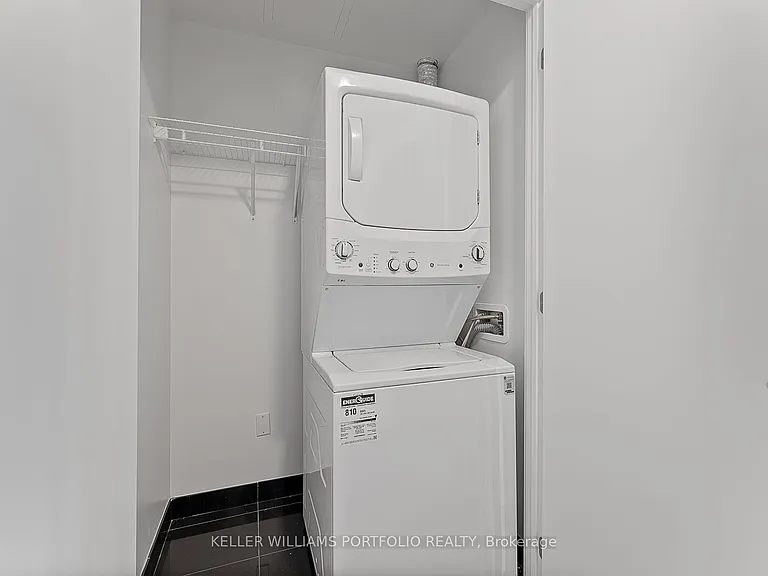11 Yorkville Ave #2907 — Photo 23
