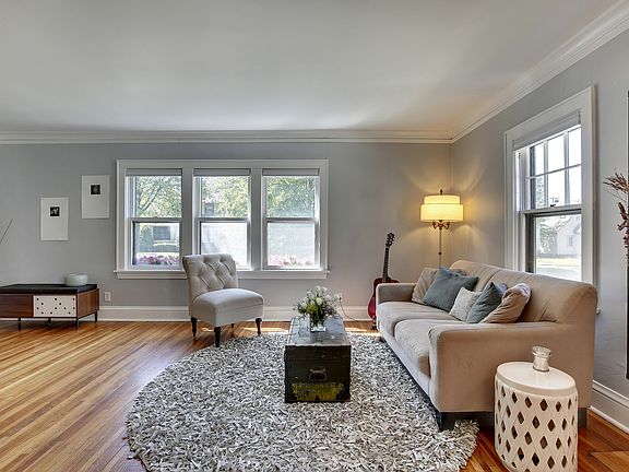 4th image of 1555 Sargent Ave