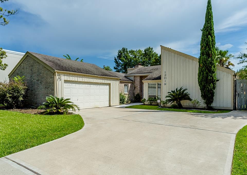 1st image of 12019 Briar Forest Dr