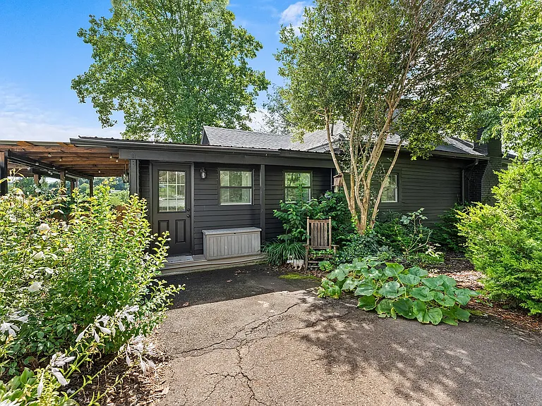 2145 Old Murphy Rd — Photo 30