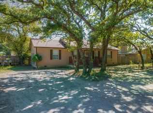 324 Maplewood St, Azle, TX 76020
