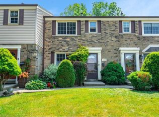 140 Victor Blvd, Hamilton, ON L9A2V4