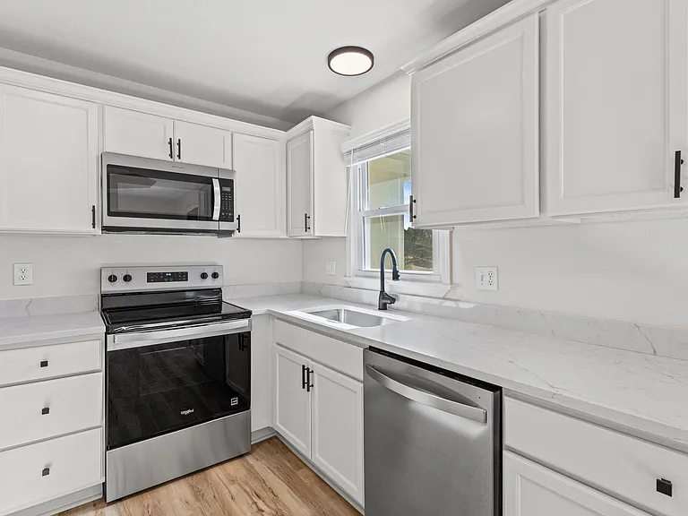 16209 Speaker Ave — Photo 6