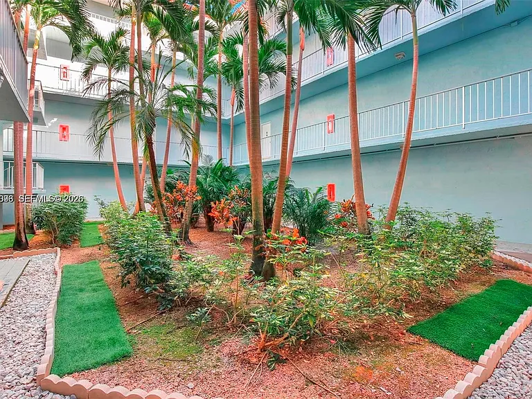 455 S Pine Island Rd #306C — Photo 16