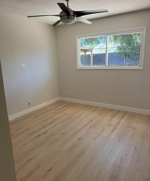24036 Kittridge St — Photo 12