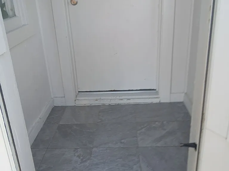 617 Douglas St — Photo 2