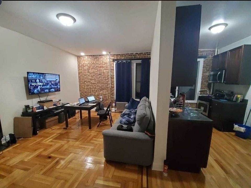 1st image of 29 E 17th St #32